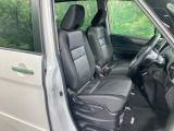 運転席シート廻りは使用感も少なく、良好な状態となっています。前オーナー様が丁寧に使っていたことがよくわかりますね。
