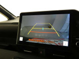 車庫入れや駐車で威力を発揮するのがバックモニター!ナビディスプレイに後ろの様子が映し出されるから安心です。