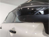 【スマートキー】車両のキーをカバンやポケットに入れたまま、お車の開閉が可能で御座います。お車の前に立ってキーを探す必要が御座いません。