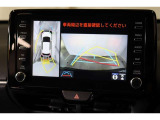 車両を上から見たような映像表示するパノラミックビューモニター付き!