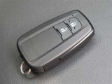 スマートキーはかばんやポケットに入れておけば、ドアのロックアンロックやエンジンの始動が出来ます!