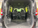 普段のお買い物や通勤、送迎等に十分な荷室スペースを確保しております。セカンドシートを倒すと、大きな荷物の積載も可能です♪