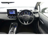 スポーティームード溢れる運転席周りですね。 クイックなドライビングに対応できるよな運転席回りになっています。 ドライブがますます楽しくなりますね!