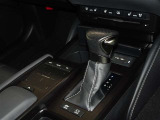 電動パーキングブレーキ・ブレーキホールドを装備してます。ホールド機能は信号待ちが多い一般道で疲労軽減になり、大好評です!