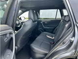 ゆとりある広々とした車内空間は、ドライブを始め買い物やレジャーなど、幅広く活躍します。一人でもみんなとでもお出かけを楽しみましょう!