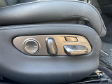 ◆電動パワーシート◆スイッチでシートポジションの調節が可能なパワーシート。快適な運転姿勢が実現でき、ドライブを一層お楽しみ頂けます。