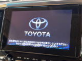 【大画面ナビ】人気の大型10インチナビを装備。存在感のある大画面はインパクト大!ナビ利用時のマップ表示は見やすく、テレビやDVDは臨場感がアップ!いつものドライブがグッと楽しくなります♪