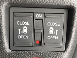 【両側パワースライドドア】スマートキーや運転席のスイッチで後席両側スライドドアの開閉が可能♪電動だから力を入れてドアを開ける必要が無く、小さなお子様でも簡単に開け閉めでき快適です♪