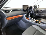 見通しのよいすっきりとした視界で、誰でも運転しやすいです。運転のしやすさは疲れにくさにも繋がりますよ♪