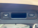 【パワーバックドア】スマートキーや運転席のボタンを押すだけでリアゲートが自動で開閉します!荷物を持っている時や、高い位置にあるバックドアを閉める際に便利な機能です♪