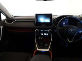 【メーター廻り】シンプルで飽きないデザイン、運転中も視界の邪魔にならない構造になっているので運転に支障もありません♪