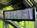 【デジタルインナーミラー】後席の大きな荷物や同乗者で後方が確認しづらい時でも安心!カメラが撮影した車両後方の映像をルームミラー内に表示。クリアな視界で状況の確認が可能です!