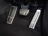 &ldquo;F SPORT&rdquo;専用アルミ製スポーツペダル&フットレスト