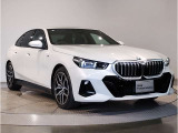 【BMWの伝統-2】時代を超える美しさ。磨き抜かれたエアロダイナミクスが瞳を奪う。一目で伝わるスポーティーなプロポーションは、BMWの走行性能を生み出すのに欠かせない要因の一つです。