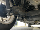 お車を安心してお乗りいただく為には、足回りの定期点検が欠かせません。サービスサポート(有償保証)では無料点検もご提供しており、安心のカーライフをお過ごしいただけるサポート体制が整っています。