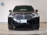【キドニーグリル】BMWは約90年もの間、ほぼ全ての車両にひと目でBMWだと分かるこの特徴的なフロントグリルが備えられ、デザイン・アイコンとして親しまれてきました。