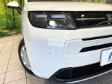 【LEDヘッドライト】悪天候や夜間走行時も良好な視界を確保し安心して運転できる高輝度LEDヘッドライトを装備!点灯速度が早く、消費電力も抑えられています。