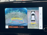 【パノラミックビューモニター】専用のカメラにより、上から見下ろしたような視点で360度クルマの周囲を確認することができます☆死角部分も確認しやすく、狭い場所での切り返しや駐車もスムーズに行えます。