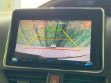 【バックカメラ】駐車時に後方がリアルタイム映像で確認できます。大型商業施設や立体駐車場での駐車時や、夜間のバック時に大活躍!運転スキルに関わらず、今や必須となった装備のひとつです!