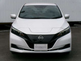 衝突軽減ブレーキ、車線逸脱警報、フロント&バックソナー、踏み間違い防止アシスト。安全装備充実。