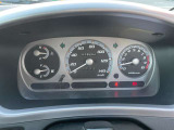 整備スタッフは国家資格を持つプロの整備士です。車検の受入/中間/完成検査と保安基準発行のすべても自社で行います。