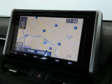 純正ナビを装備。タッチパネル式で使いやすく、お出かけもラクラクです。