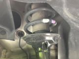 お車を安心してお乗りいただく為には、足回りの定期点検が欠かせません。サービスサポート(有償保証)では無料点検もご提供しており、安心のカーライフをお過ごしいただけるサポート体制が整っています。