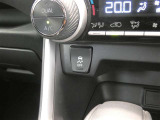 トラクションコントロール装備です。すべりやすい路面での発進時や加速時にタイヤの空転を抑え、駆動力確保に貢献する機能です。詳細は販売店スタッフまでおたずねください。