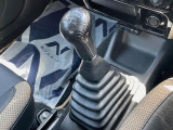 【フロア5速MT】走りの5速MT!!スポーティーな走行をお楽しみいただけます♪