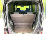 普段のお買い物や通勤、送迎等に十分な荷室スペースを確保しております。セカンドシートを倒すと、大きな荷物の積載も可能です♪