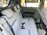 ゆとりある広々とした車内空間は、ドライブを始め買い物やレジャーなど、幅広く活躍します。一人でもみんなとでもお出かけを楽しみましょう!