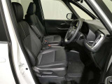 当社の中古車はシートを外して隅々までキレイに仕上げてあります。