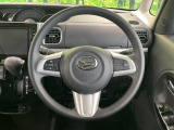 インテリアに合わせたデザインのステアリングは、運転される方のことも考え、運転しやすい形状、大きさです。是非一度、実際に触ってお確かめください。