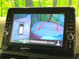 【アラウンドビューモニター】専用のカメラにより、上から見下ろしたような視点で360度クルマの周囲を確認することができます☆死角部分も確認しやすく、狭い場所での切り返しや駐車もスムーズに行えます。