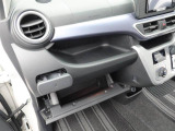 お車を購入される際はご不明な点や不安な点もあるかと思いますが、困ったらお気軽にご相談下さい! 0566-71-1630 までお電話頂ければ当店のスタッフがじっくりお話を聞かせて頂きます!