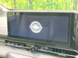 【メーカー純正ナビ】インテリアに溶け込むスタイリッシュな「専用設計」メーカーナビを装備♪視認性や操作性など基本性能にも優れ、より上質なカーライフをお楽しみいただけます。