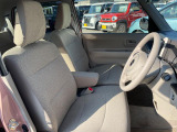 運転席シート廻りは使用感も少なく、良好な状態となっています。丁寧に使われていたことがよくわかりますね。