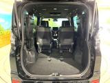 普段のお買い物や通勤、送迎等に十分な荷室スペースを確保しております。セカンドシートを倒すと、大きな荷物の積載も可能です♪