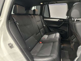 ナンバー付きの車両は公道試乗可能です(登録済未使用車など一部除く)。また、取り回しの確認など、広い場内でご試乗も可能です。お気軽に申し付けください。