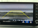 カラービジョンとガイドラインで見やすいバックモニター!車庫入れも楽ちんです♪
