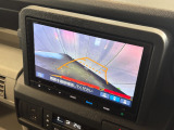 バックギアに入れるだけで自動でリヤカメラに切り替わります!車庫入れやバックが苦手な方にオススメ!
