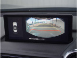 【バックカメラ】駐車が苦手な方でも安心してお乗りいただけます。リバース連動で画面が切り替わるのでとっても便利です。今や後方確認の必須アイテムですよね。