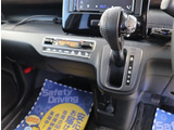 入庫時・販売時・納車前に、弊社基準の68項目に及ぶ点検整備を実施しております。