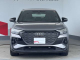 Audiの象徴であるシングルフレームグリルをよりワイドで低くシャープなデザインとすることでワイド&ローのフォルムを協調しています。