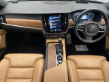 V90 D4 インスクリプション入庫です!高品質スピーカーやパワーシートなど快適装備盛りだくさん♪もちろんボルボが世界に誇る安全機能も多数装備されております。