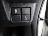 VSC(Vehicle Stability Control)付です。 横滑りを防止する装置です。 万が一の時に作動する、安全のための装置です。