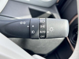 [オートライト]AUTOに合わせておくだけで夜間や、トンネル内で自動でヘッドライトが点灯します!付け忘れ消し忘れがないので楽々☆