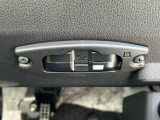 スライドドアは電動となっており、ドアハンドルを引くと自動で開閉しますが、運転席横のスイッチでも開閉させることができます。