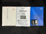 スマートキーは鍵をバッグに入れたままでもドアロックの開閉やエンジンのON・OFFができます。夜間や雨の日も鍵を探さなくて良いので便利です。