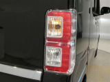 LEDテールライトです。省電力、高輝度のLEDは明るく照らすので夜間運転時の視認性を高めます。スタイリッシュな見た目で細かいところもこだわりたいあなたに!